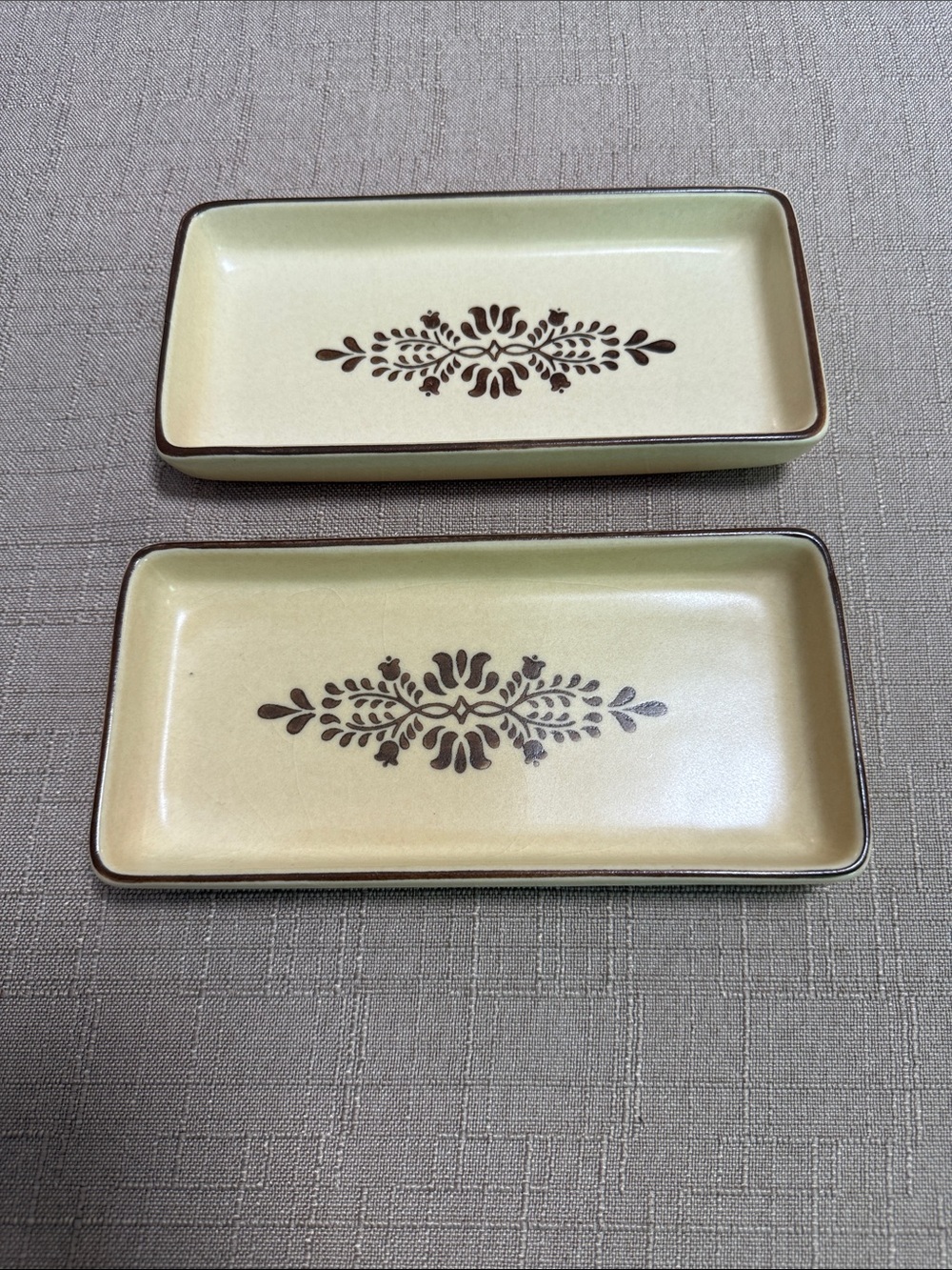Pfaltzgraff Village Lot of 2 Relish Dishes 716-51 stoneware beige party